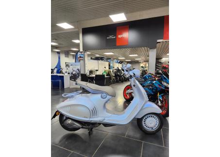 VESPA 946 SNAKE 